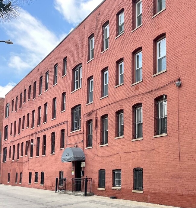 Foto del edificio - Columbia Heights| 3Bd 1Bth | Top Floor | F...