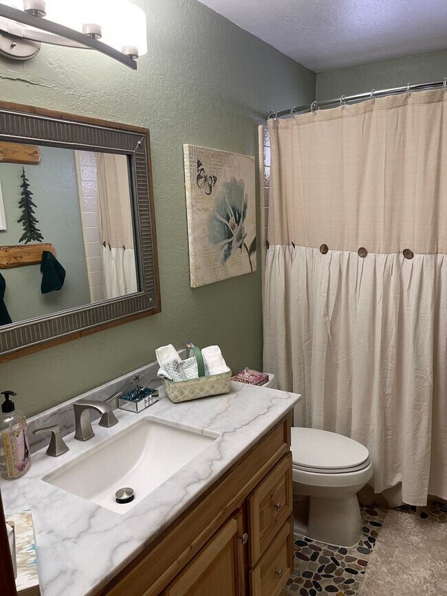 Foto del edificio - Beautiful furnished house in Stateline available now!