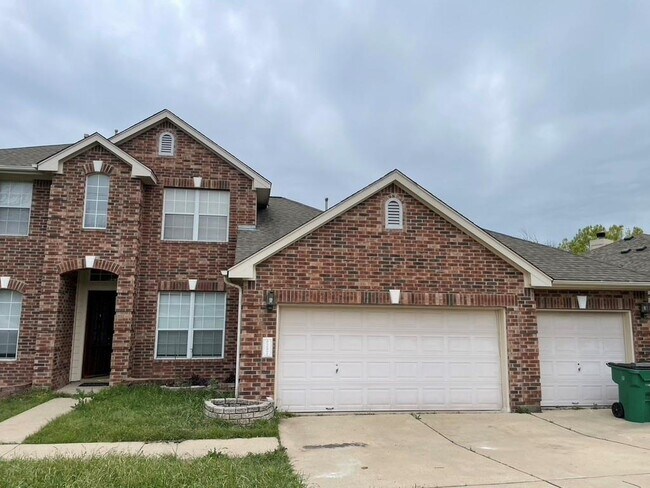 Building Photo - 20000 Canterwood Ln