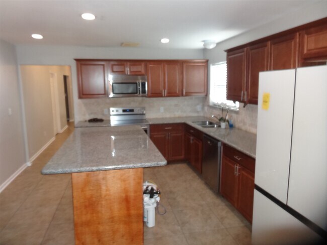 Building Photo - 1606 Quail Run