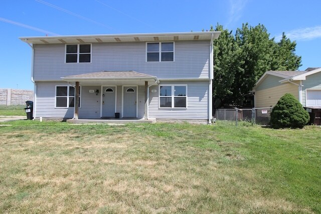 Primary Photo - 924 W Belmont Ave