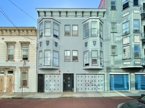 Building Photo - 585 Birch St