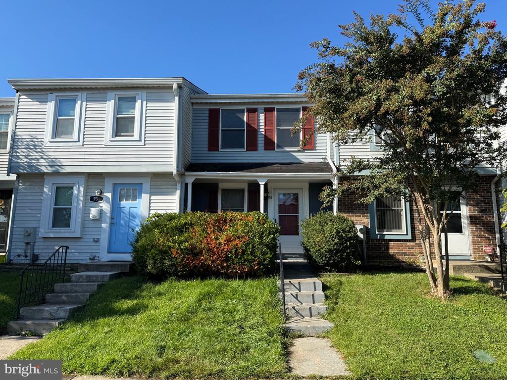 Primary Photo - 95 Stillwood Cir