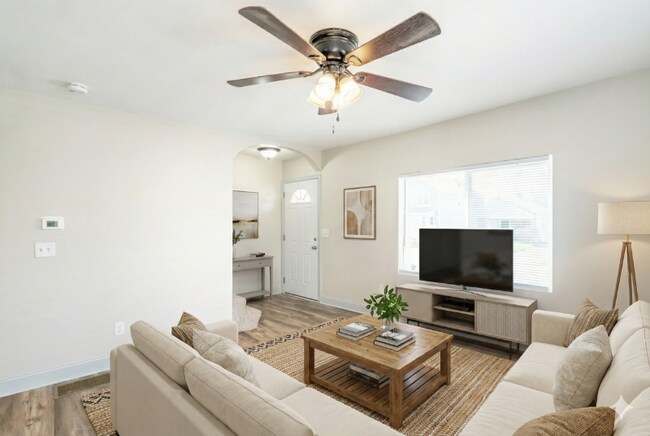 Foto del edificio - 1096 E 22nd Ave