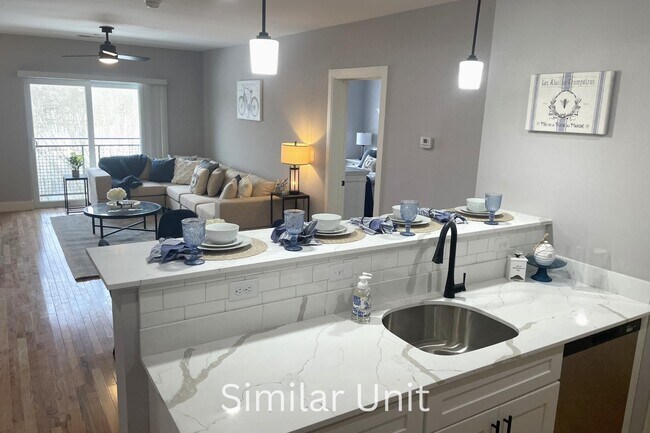Building Photo - 303 Dunbar St