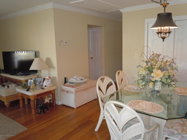 Foto del edificio - 59 River Edge Dr