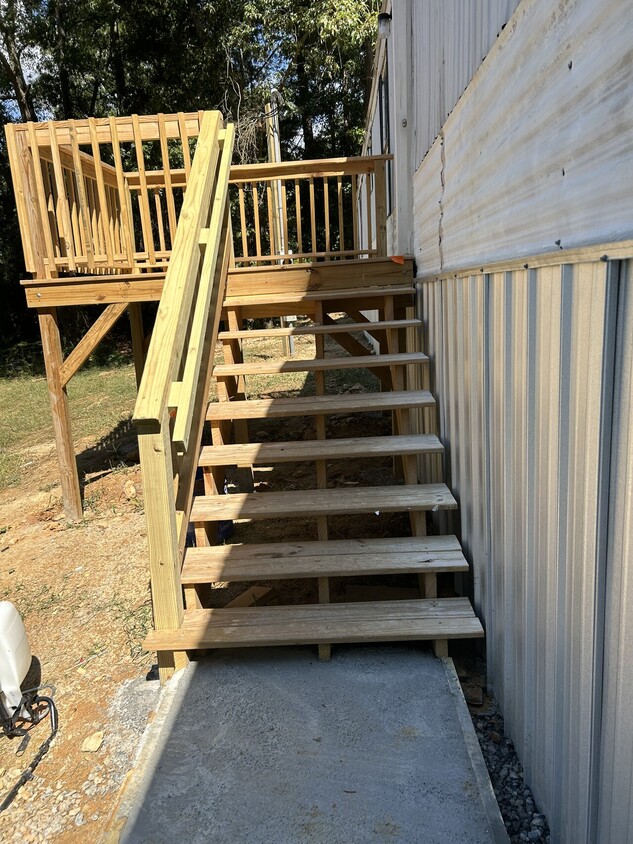 Building Photo - Oak Hill Estates (Trailers)