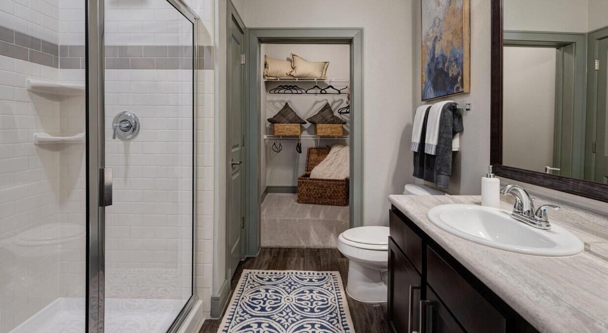 Foto principal - 2539 Spring Cypress Rd