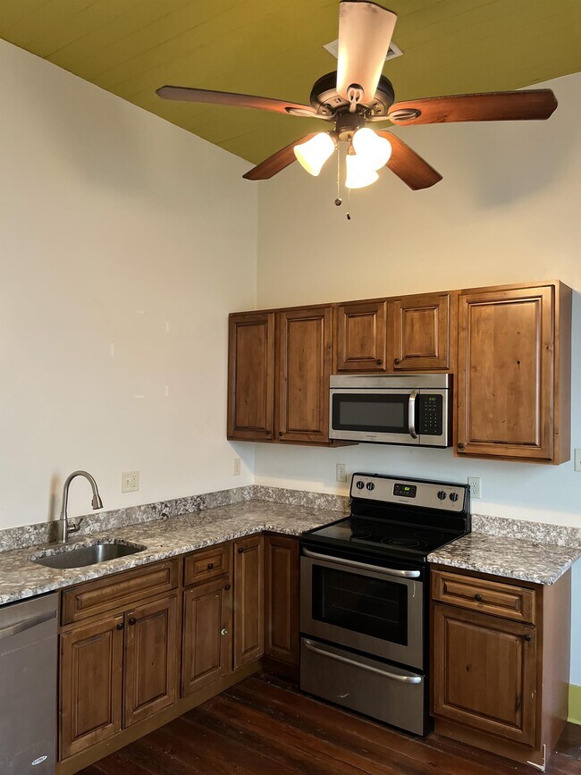 Building Photo - 1424 Saint Bernard Ave