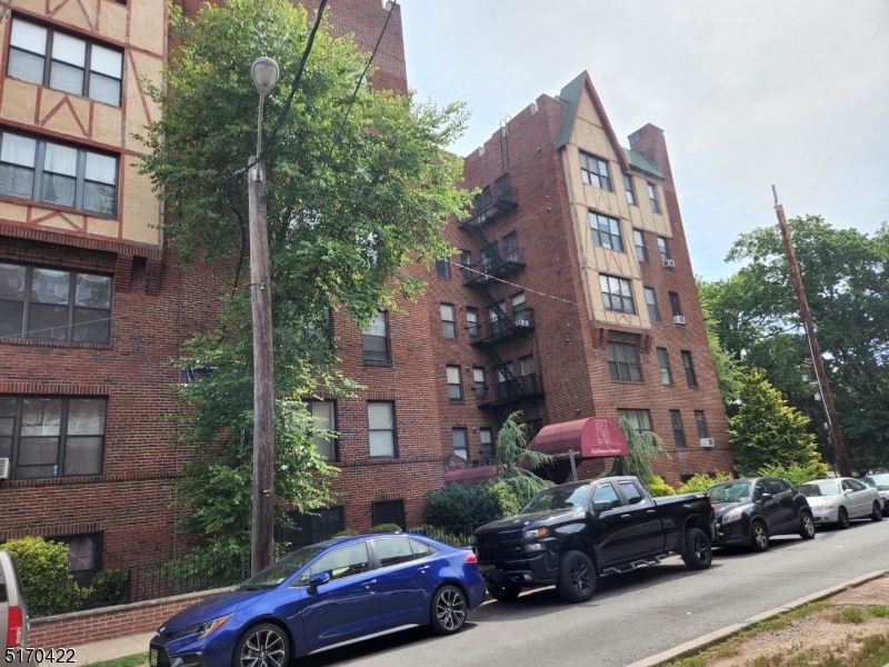Foto principal - 5 Pomona Ave
