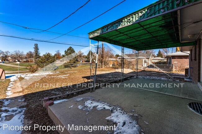 Building Photo - 3 br, 2 bath House - 8391 Oakwood St