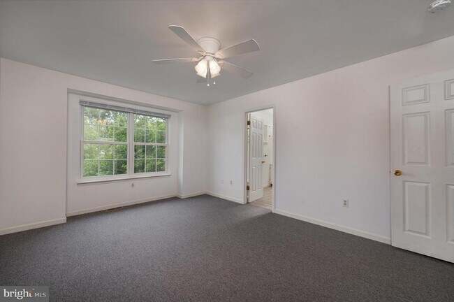 Building Photo - 1677 MacIntosh Way