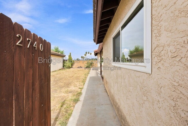 Building Photo - 2740 Diaz Glen