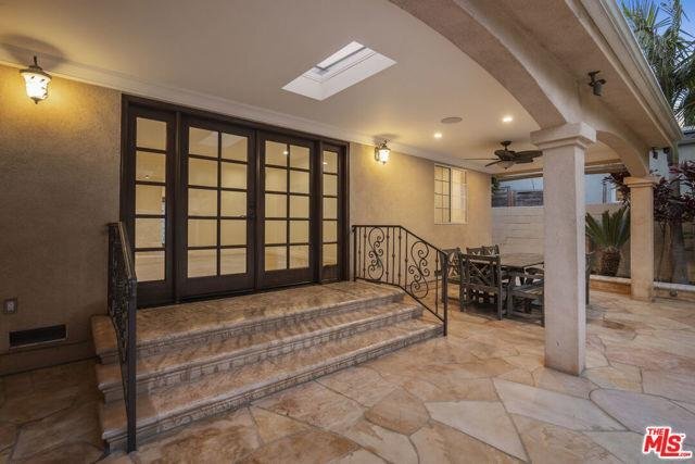 Building Photo - 5833 Jamieson Avenue, Los Angeles, CA 9131...