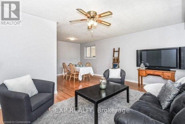 Building Photo - 129 Hazelglen Dr