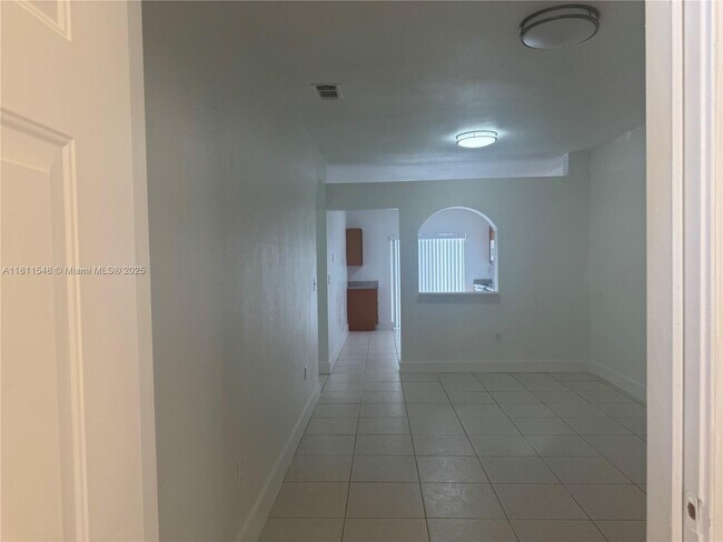 Foto del edificio - 6912 NW 179th St