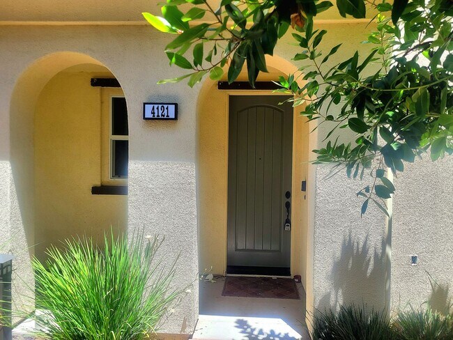 Building Photo - -Beautiful Upgraded 4 Bedroom Home With Solar