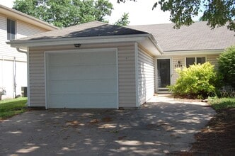Building Photo - 3724 Clover Cir