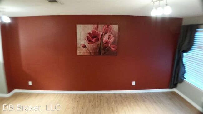 Building Photo - 2 br, 2.5 bath House - 8 Bratton Drive