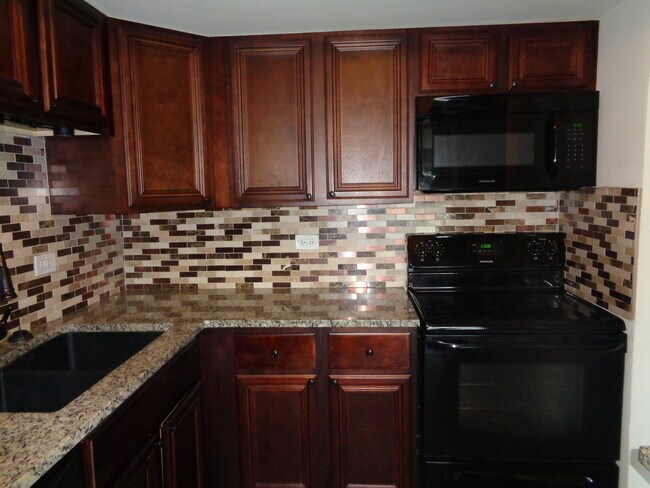 Building Photo - 5854 W 76th Pl