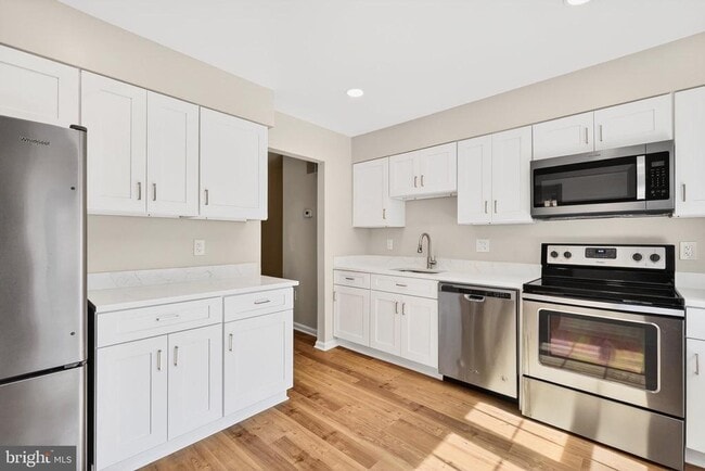 Building Photo - 7306 Eggar Woods Ln