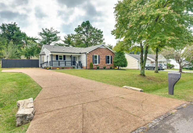 Foto del edificio - 520 Riverview Dr