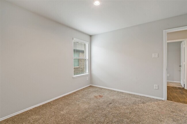 Foto del edificio - 2327 Pettingell Wy