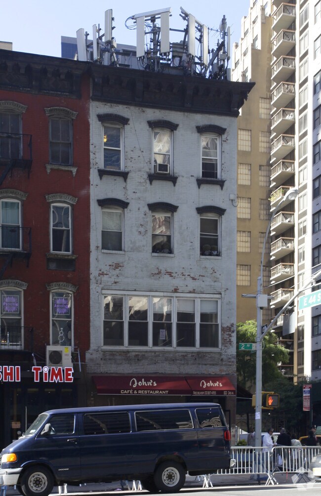 Primary Photo - 248 E 44th St
