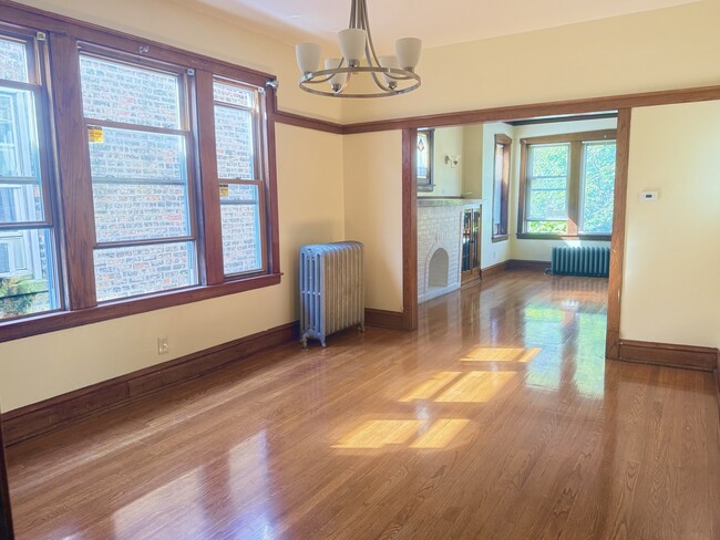 Foto del edificio - 2855 N Ridgeway Ave