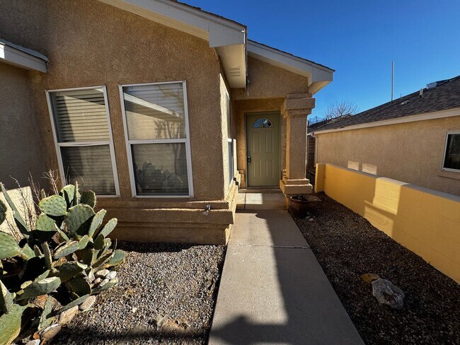 Building Photo - Great 3BR Home Near Cottonwood Mall!!