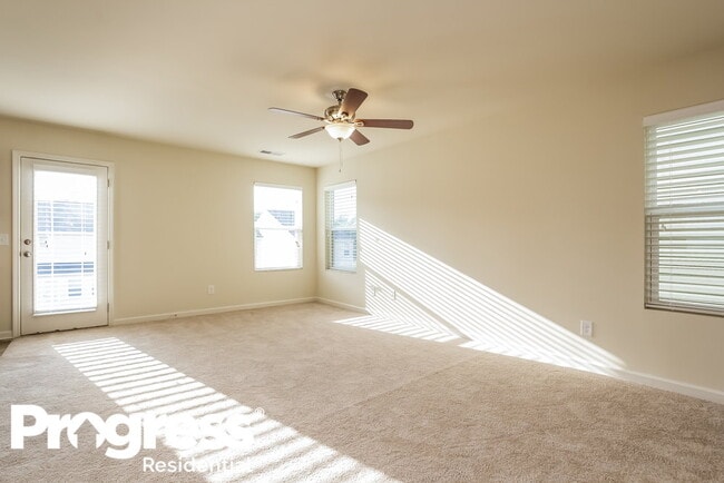 Foto del edificio - 16 Everett Cir SE