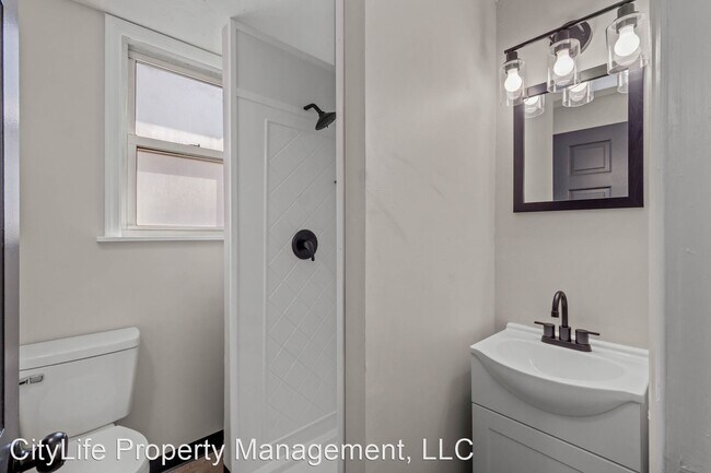 Foto del edificio - 2 br, 1 bath House - 2431 Woodward Avenue