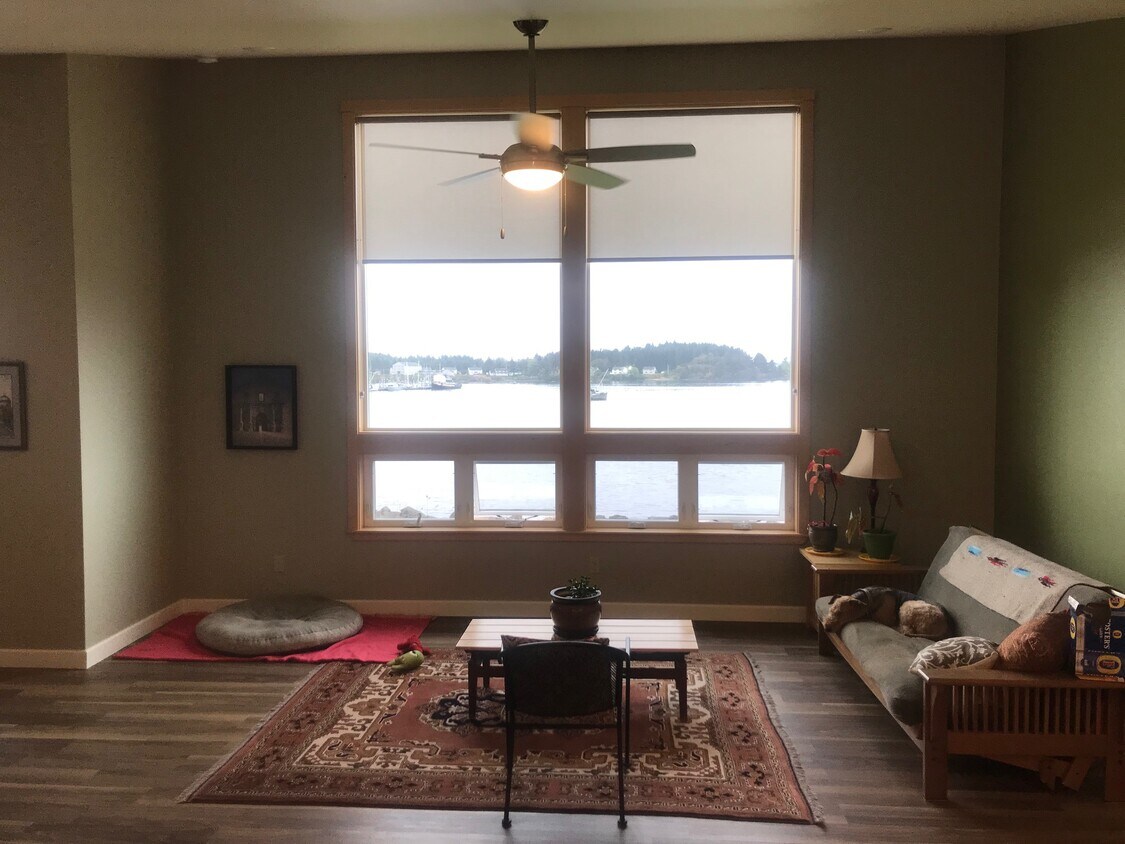 Primary Photo - 1301 Halibut Point Rd