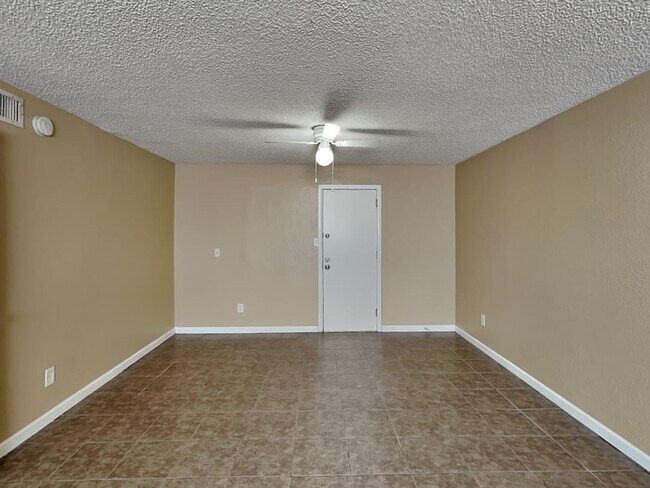 Building Photo - 3814 W Charter Oak Rd