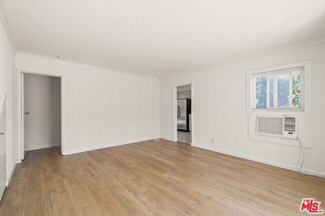 Foto del edificio - 14721 Sylvan St