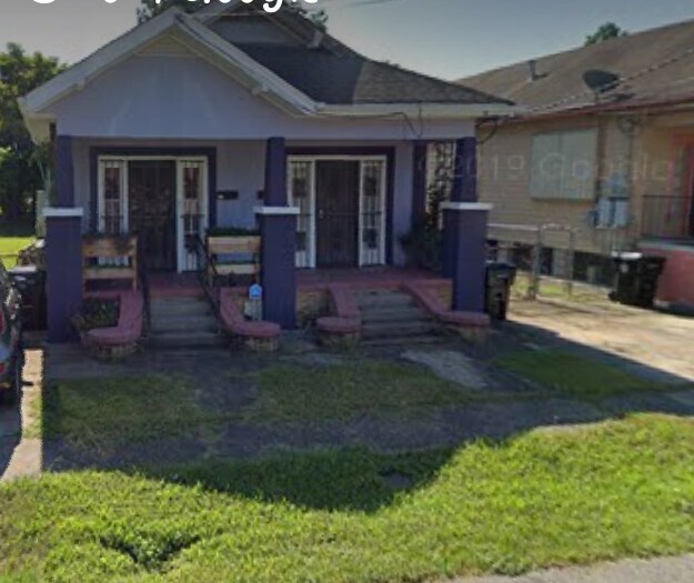 Cozy Home - 1011 Tricou St