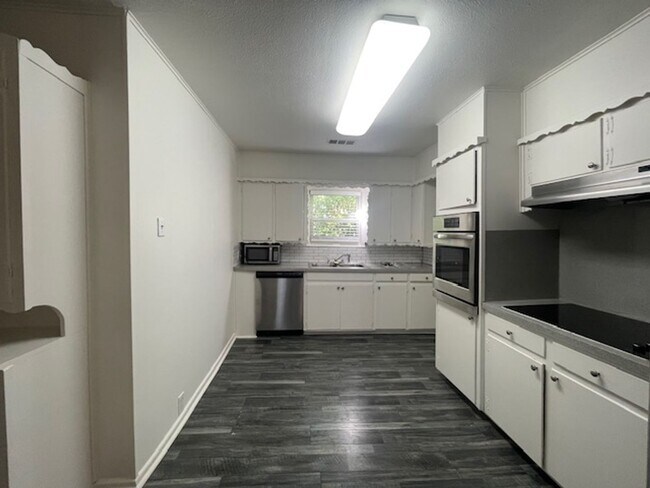 Foto del edificio - 222 E Franklin St