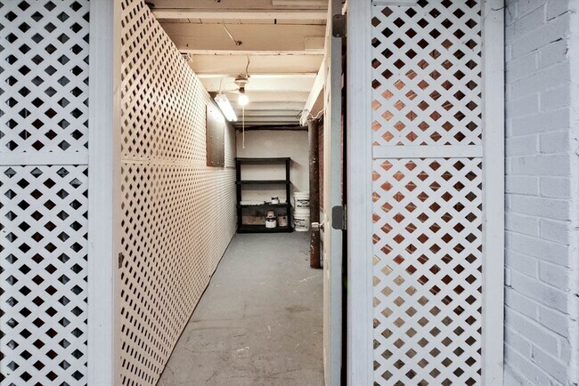 Foto del edificio - 385 Meridian St