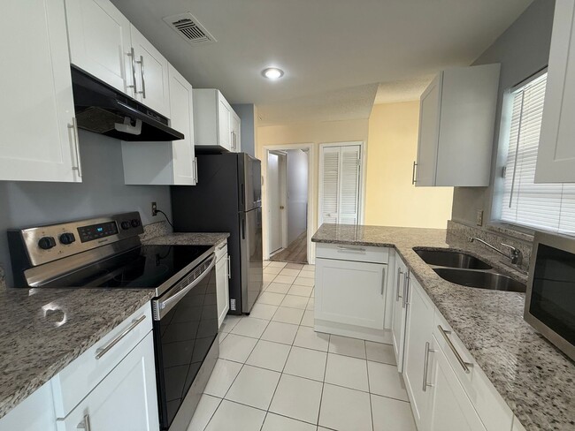 Building Photo - 4712 Dandelion Dr