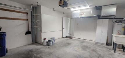 Building Photo - 451 10th Pl