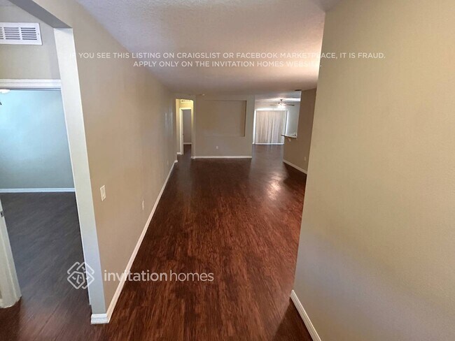 Foto del edificio - 13352 Clarence Ln