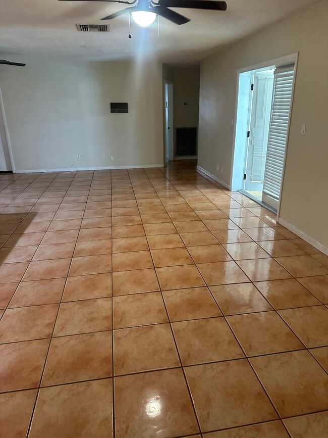 Building Photo - 11201 NW 33rd St