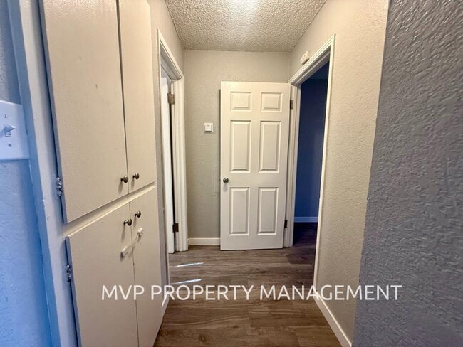 Foto del edificio - 444 Dodge Ave