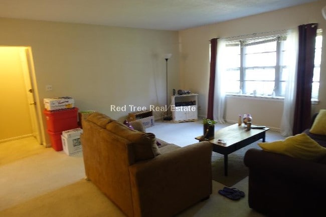 Photo - 166 Lake Shore Rd Apartments