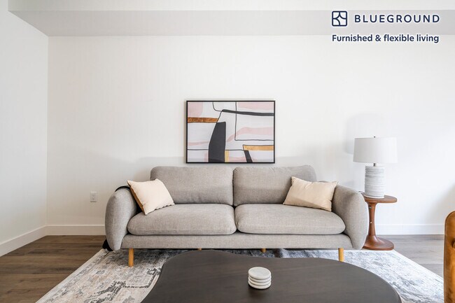 Foto del edificio - 635 Robinson Ave