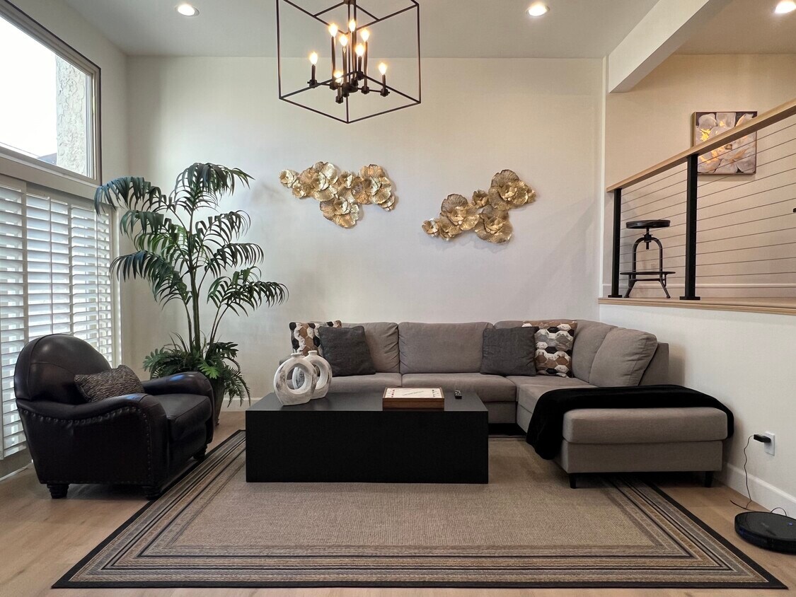 Family Room/TV Room - 6242 Nita Ave