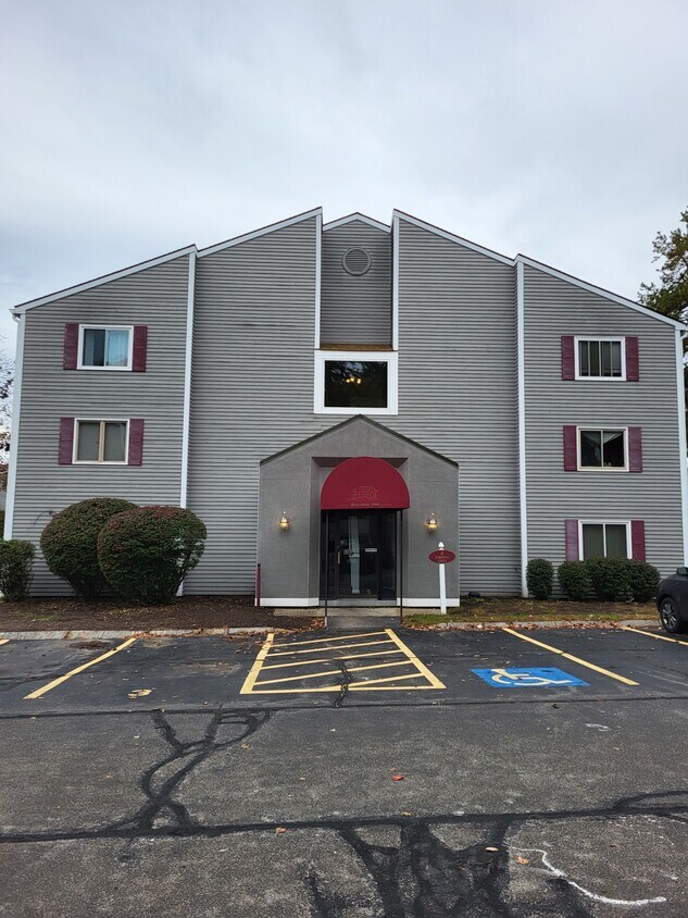 120 Fisherville Rd, Concord, NH 03303 Townhouse for Rent in Concord