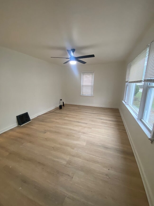 Foto del edificio - 829 Carson Rd