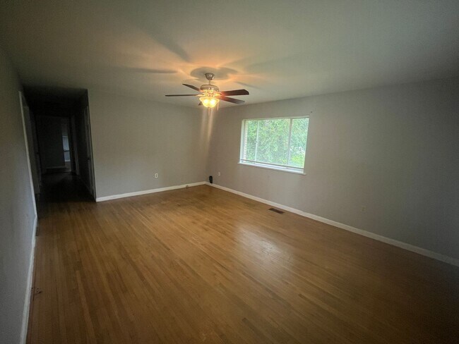 Foto del edificio - Nuce 3 br. Home for rent near LR Air Force base
