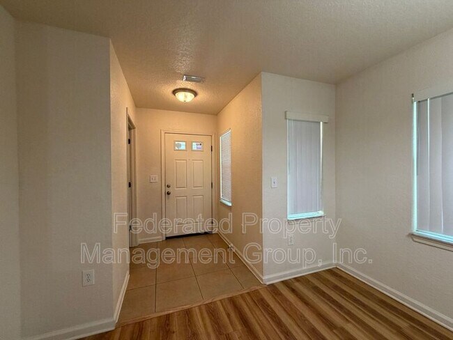 Foto del edificio - 8550 Argyle Business Loop